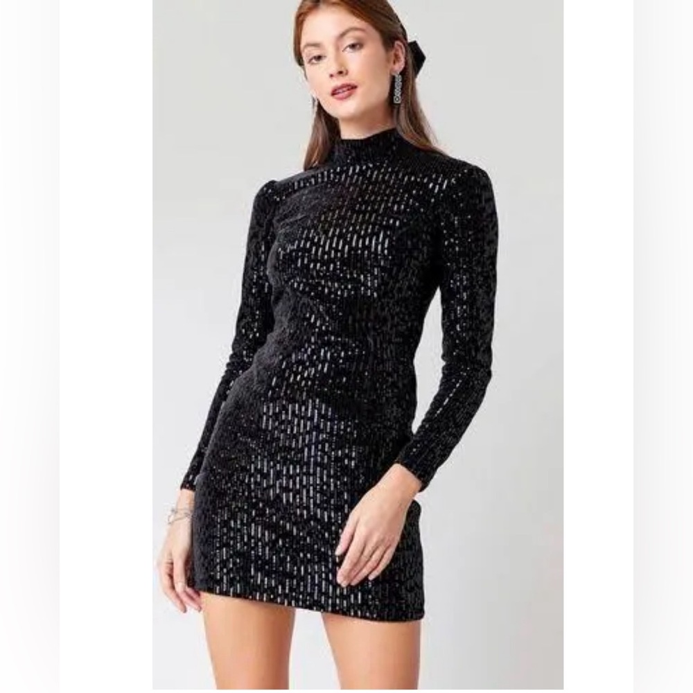 Francesca’s / Blue Rain Dresses Black Long Sleeve Open Back Velvet and Sequin M